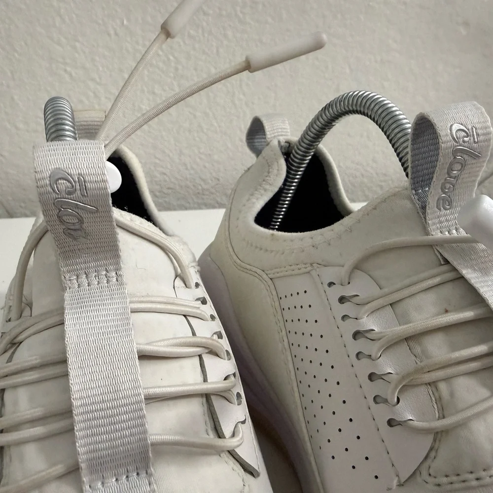 Clove Women size 7.5 White Athletic Shoes